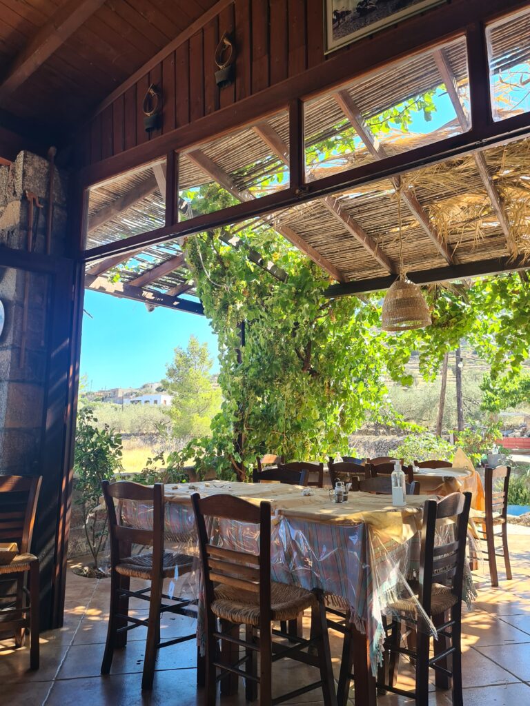 Τραπέζι σε ταβέρνα