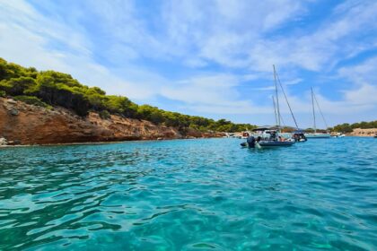 Σύγκρουση σκαφών στη Μονή Αίγινας