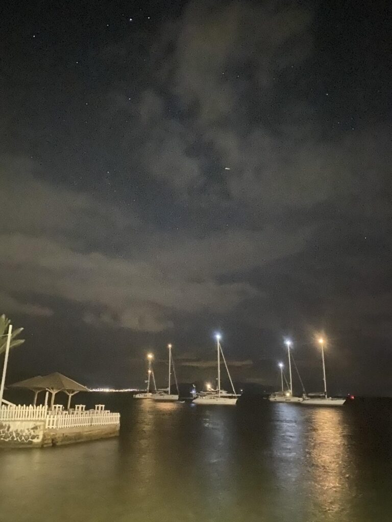 Νυχτερινή ζωή στην Αίγινα