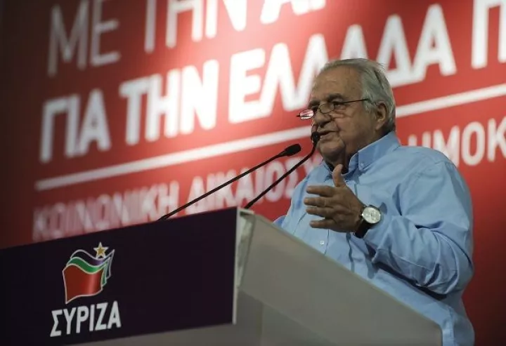 Αλέκος Φλαμπουράρης: Τιμή από τη Νέα Αριστερά Αίγινας
