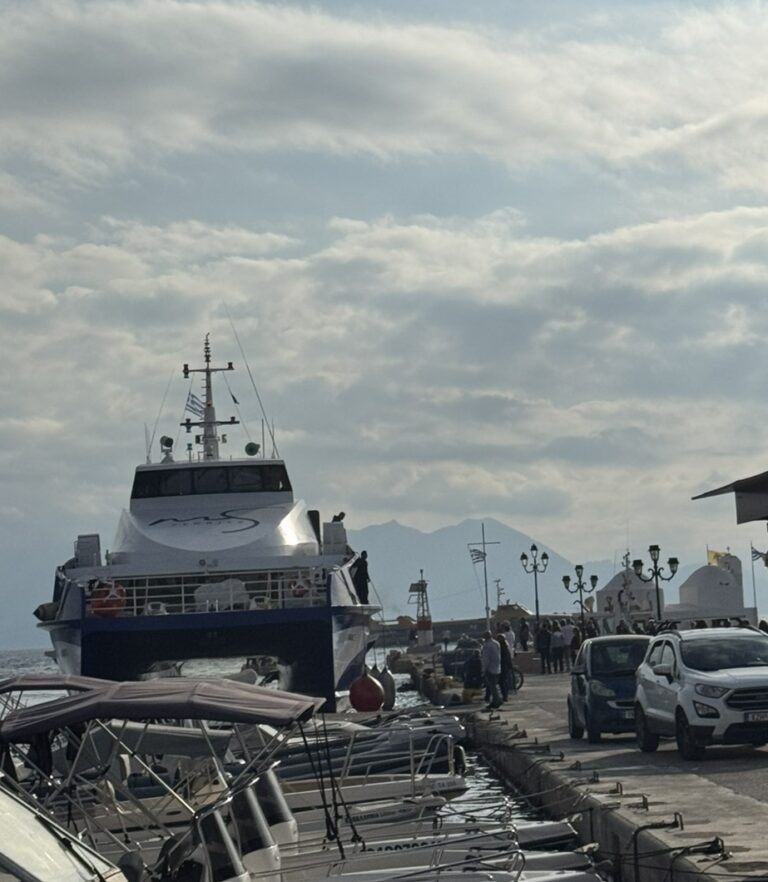 Ταχύπλοα πλοία Λιμάνι Αίγινας