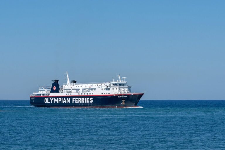 Σκάλωσε στον βυθό η άγκυρα του πλοίου «Πανόραμα»