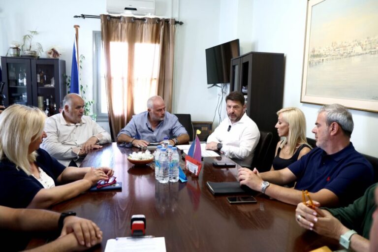 Στην Αίγινα ο Νίκος Χαρδαλιάς – Στο επίκεντρο τα έργα υποδομής, η υδροδότηση, η αποχέτευση και οι σχολικές αναβαθμίσεις.