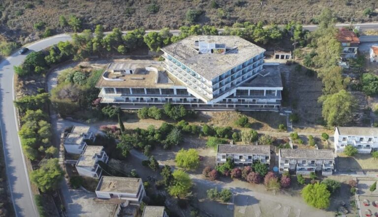 4 Εμβληματικά ακίνητα στην Αίγινα παραμένουν… στο συρτάρι