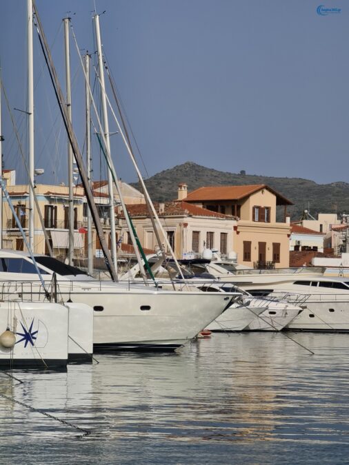 Αίγινα σκάφος οδηγός