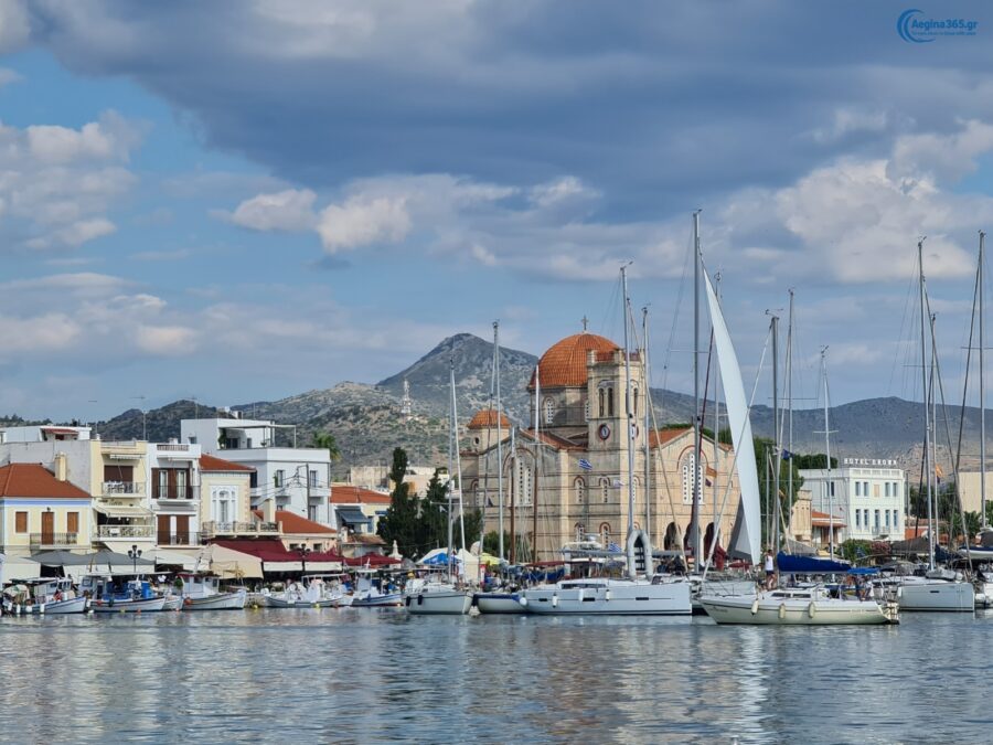 Αίγινα σκάφος οδηγός