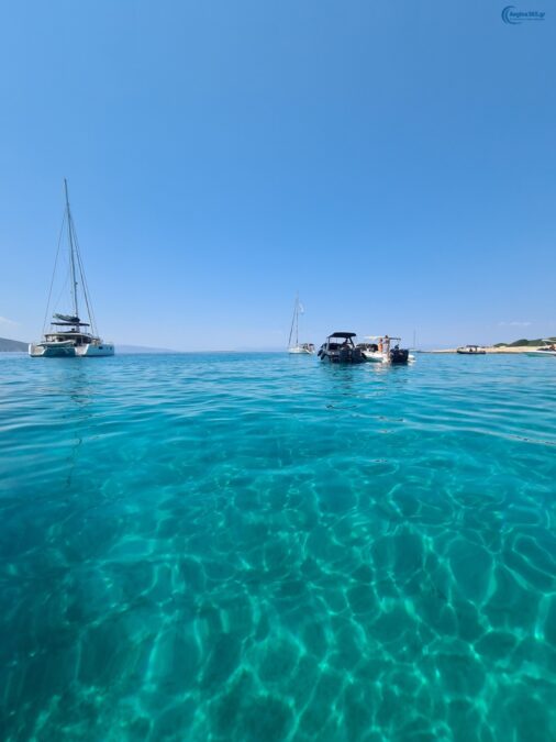 Αίγινα σκάφος οδηγός