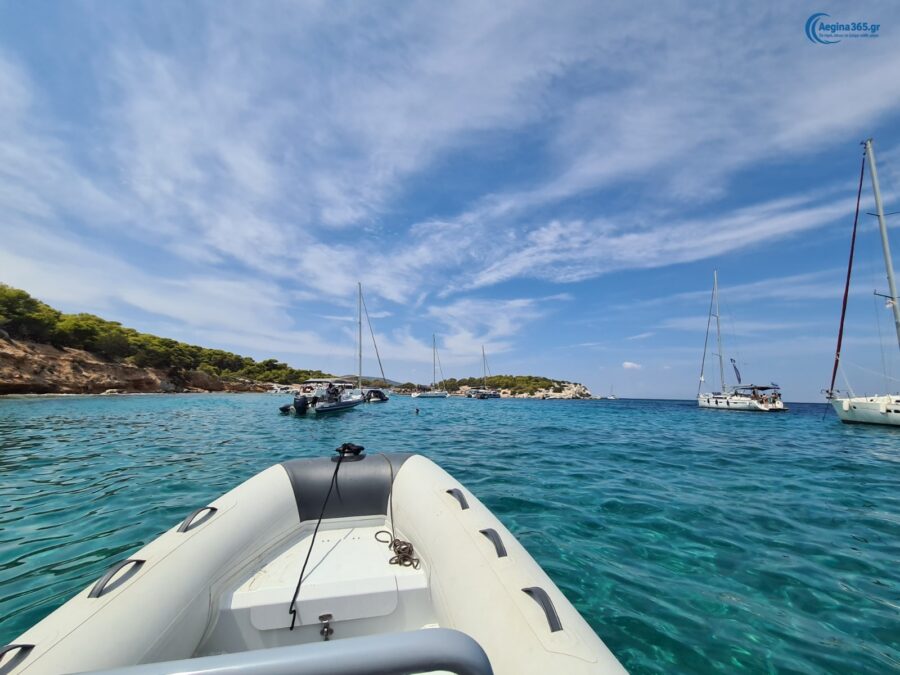 Αίγινα σκάφος οδηγός