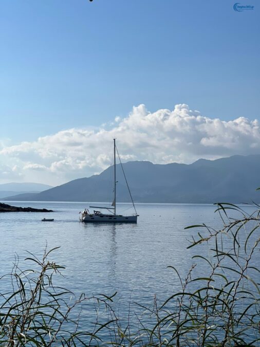 Αίγινα σκάφος οδηγός