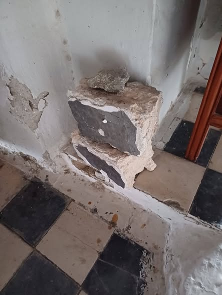 φθορές στον Τίμιο Σταυρό Παλαιά Χώρα