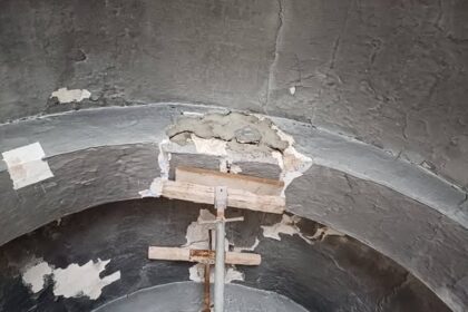 φθορές στον Τίμιο Σταυρό Παλαιά Χώρα