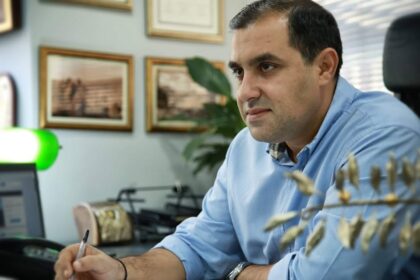 Κώστας Κατσαφάδος Αίγινα