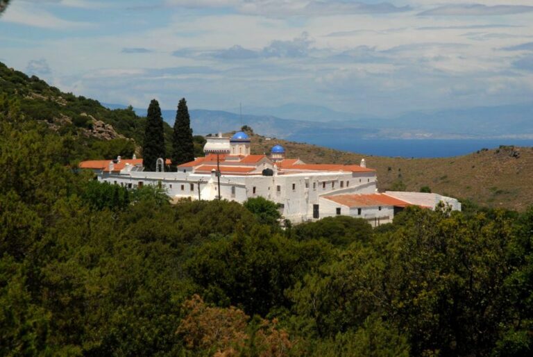 Παναγία Χρυσολεόντισσα Αίγινα